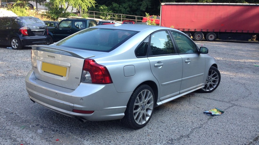 Dezmembrez Volvo S40 2.4d, R-design