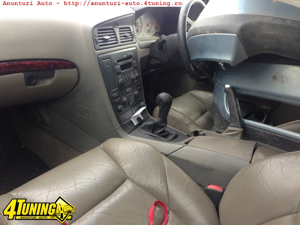 Dezmembrez Volvo S60 2 4d 2004