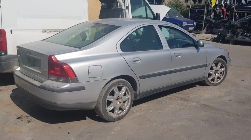 Dezmembrez Volvo S60, an de fabricare 2004 , 2.4 D5