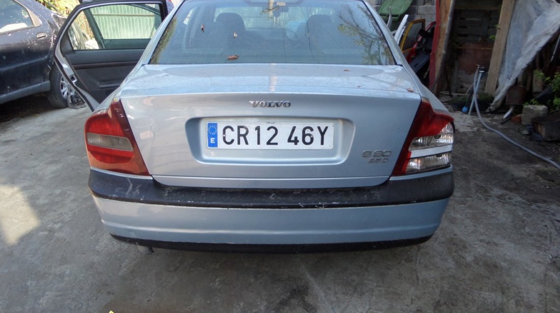 Dezmembrez volvo s80 2 5 diesel 2000