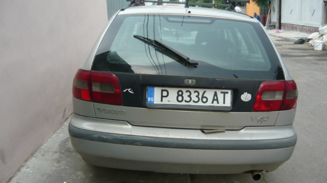 DEZMEMBREZ VOLVO V 40