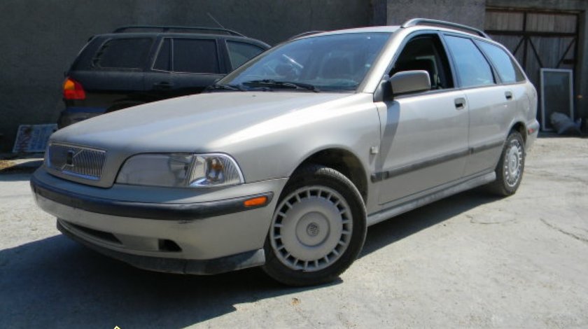 Dezmembrez Volvo V40 1 6i 16V 77kw 105cp tip B4164S an 1999