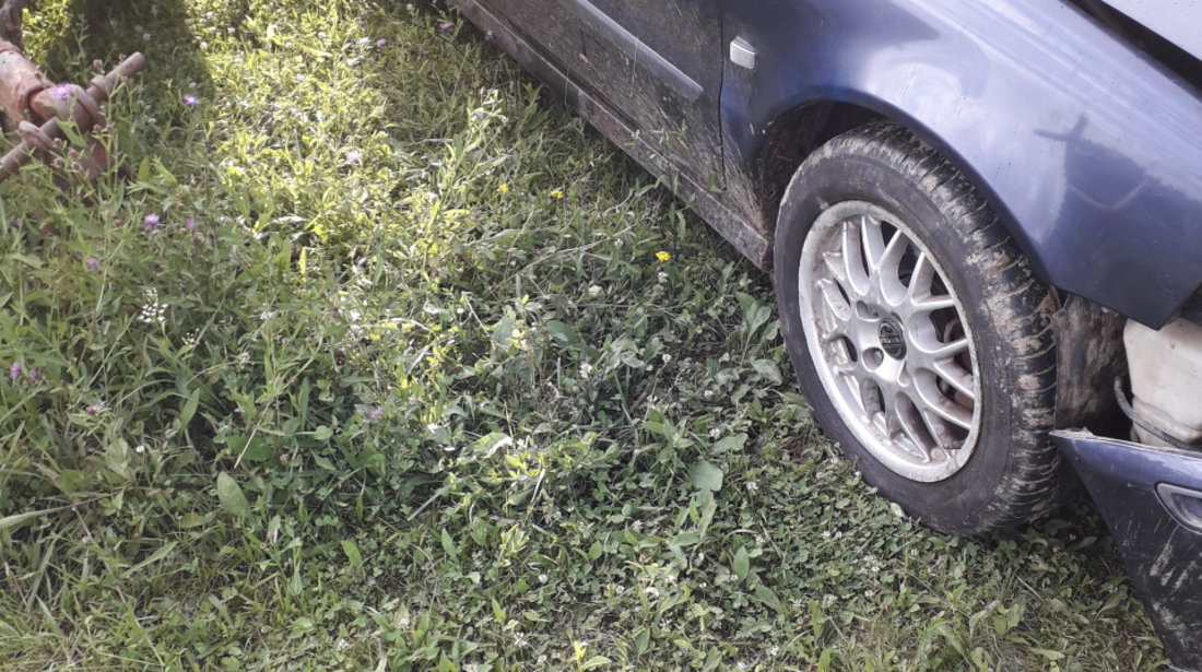 Dezmembrez Volvo v40 2.0i automată facelift 2001-2004