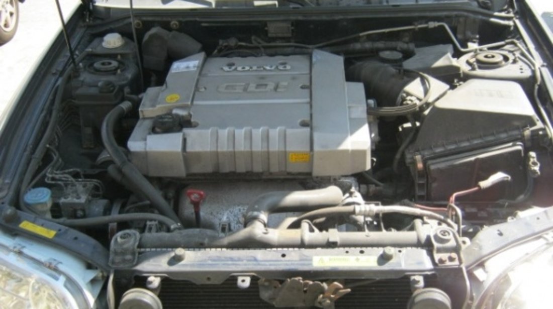 Dezmembrez Volvo V40 din 1999, 1.8b