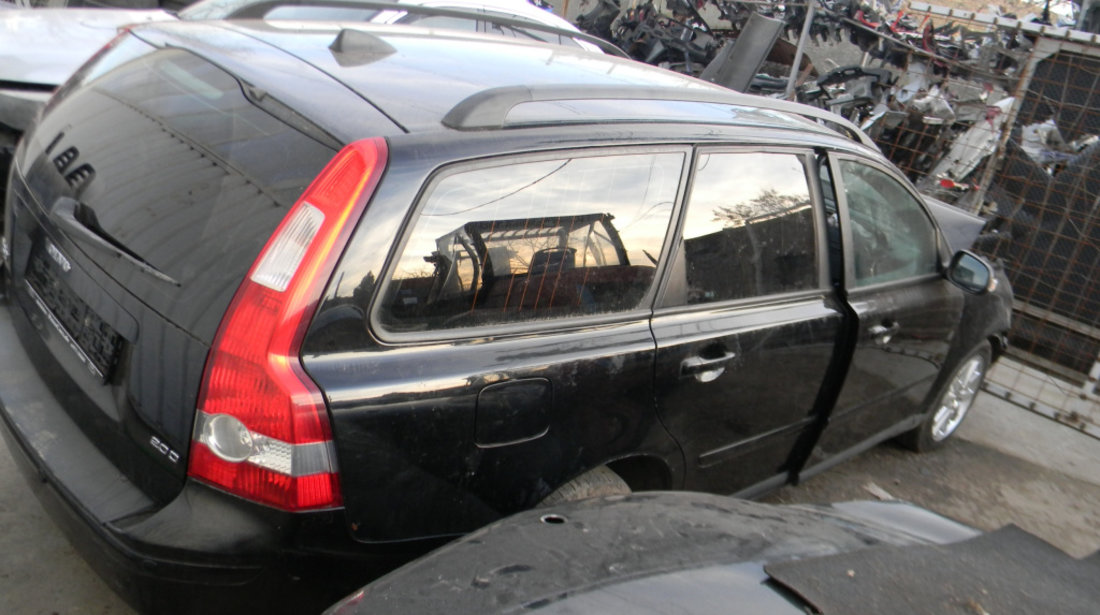 Dezmembrez Volvo V50 (MW) 2004 - Prezent 2.0 D D 4204 T ( CP: 136, KW: 100, CCM: 1998 ) Motorina