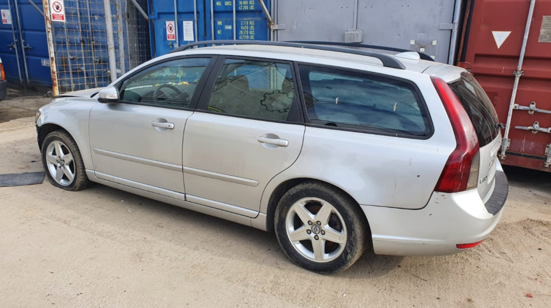 Dezmembrez Volvo V50 (MW) 2004 - Prezent 2.0 D D 4204 T ( CP: 136, KW: 100, CCM: 1998 ) Motorina