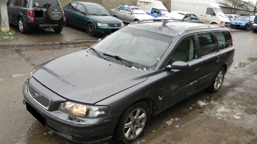 Dezmembrez Volvo V70 Mk 2 (SW) 2000 - 2007 2.4 D D 5244 T2 ( CP: 131, KW: 96, CCM: 2401 ) Motorina