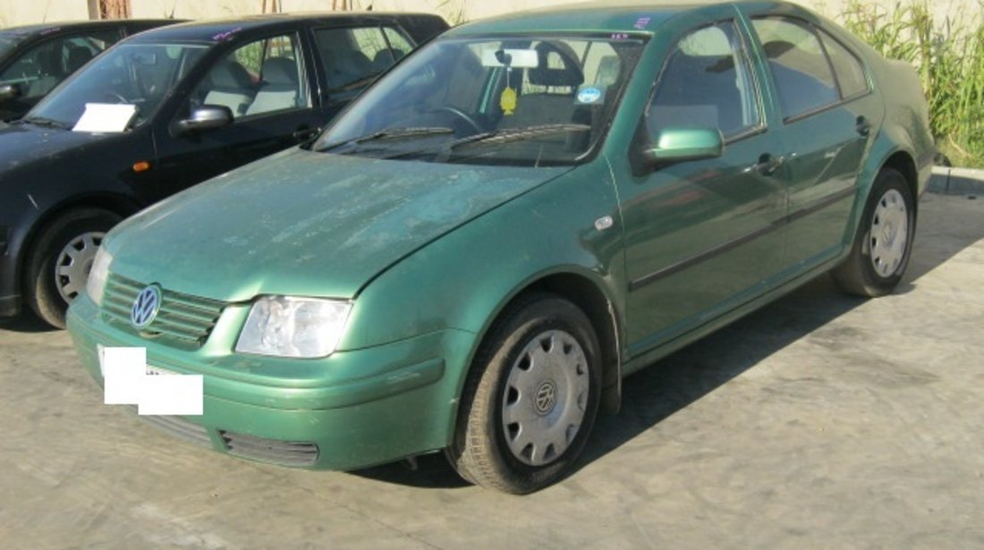 Dezmembrez VW Bora din 2001, 1.6b,