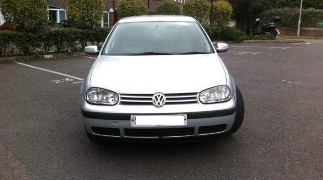 Dezmembrez VW Golf 4 1.6 benzina 2001.