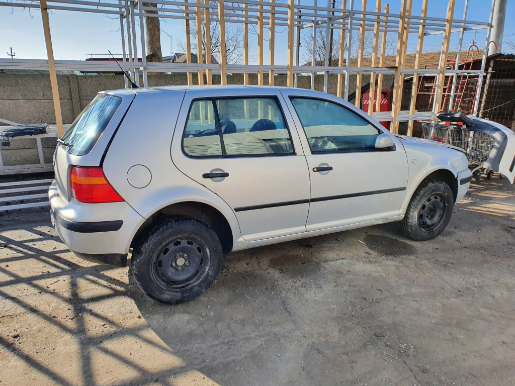 Dezmembrez VW GOLF 4 1997 - 2004 1.4 16V AHW ( CP: 75, KW: 55, CCM: 1390 ) Benzina