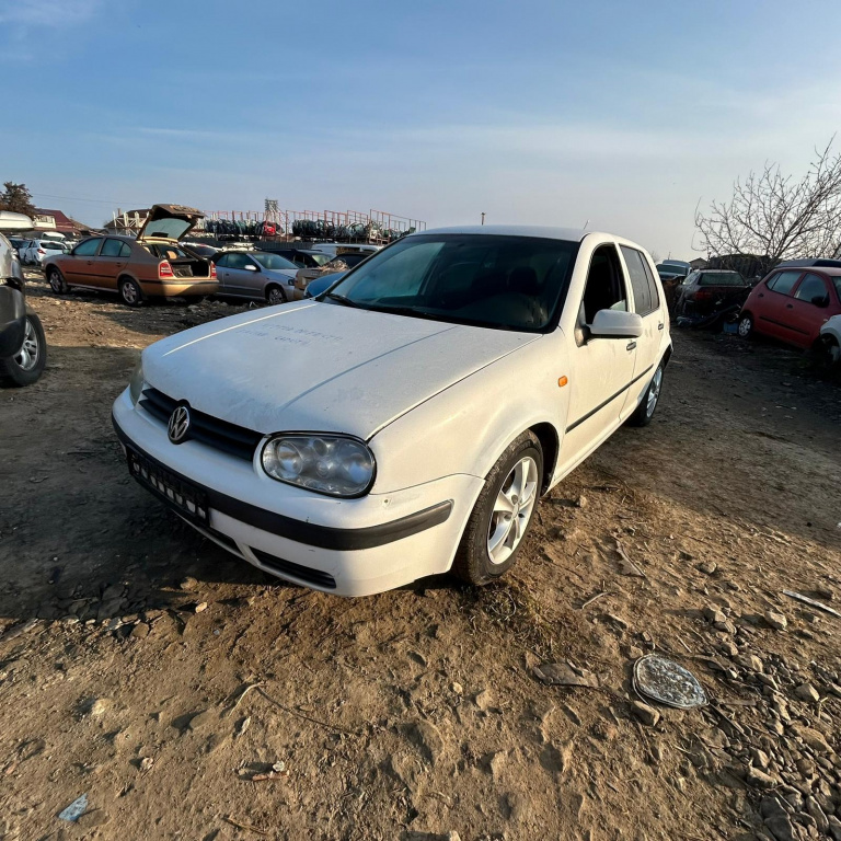 Dezmembrez VW GOLF 4 1997 - 2004 1.4 16V AKQ ( CP: 75, KW: 55, CCM: 1390 ) Benzina