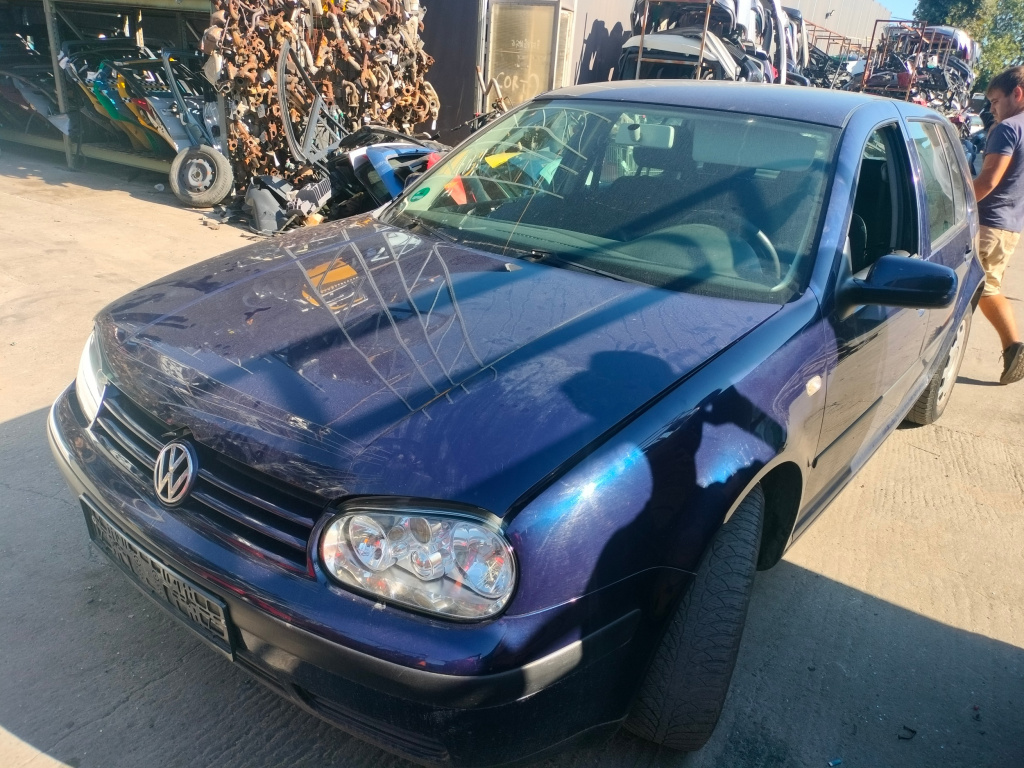 Dezmembrez VW GOLF 4 1997 - 2004 1.4 16V AXP ( CP: 75, KW: 55, CCM: 1390 ) Benzina