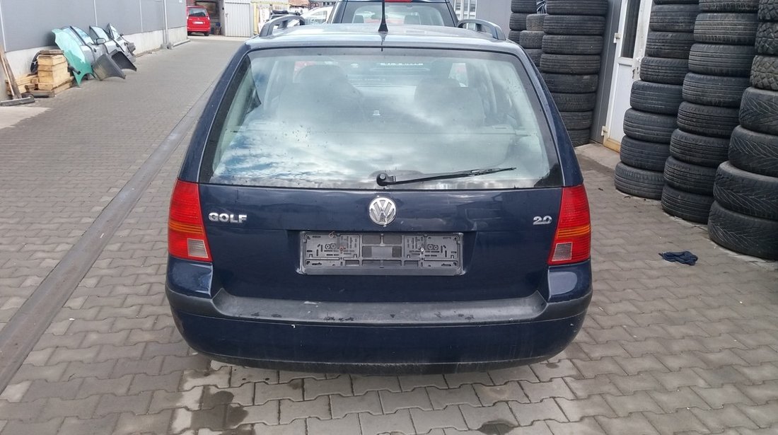 Dezmembrez VW Golf 4, an 2000, 2.0 benzina