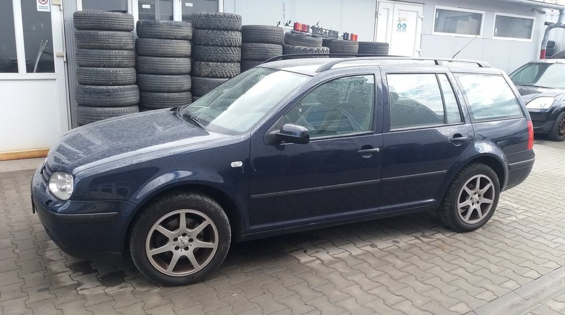 Dezmembrez VW Golf 4, an 2000, 2.0 benzina