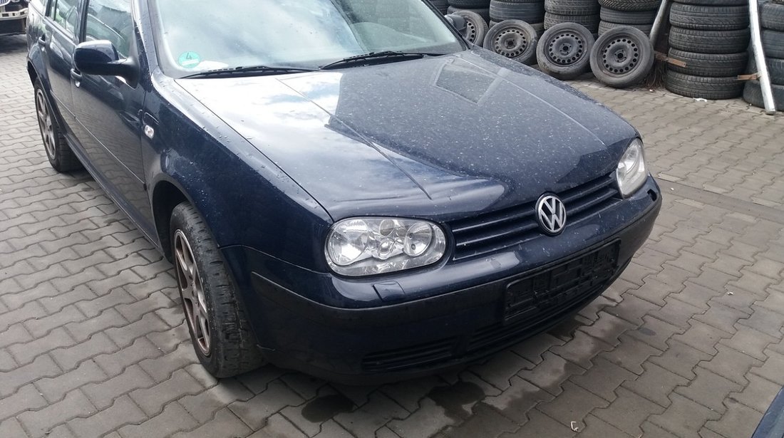 Dezmembrez VW Golf 4, an 2000, 2.0 benzina