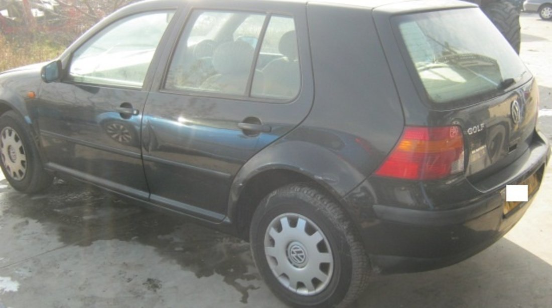 Dezmembrez VW Golf 4 din 1998, 1.4b