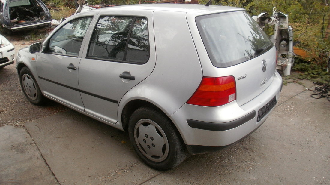 Dezmembrez VW Golf 4