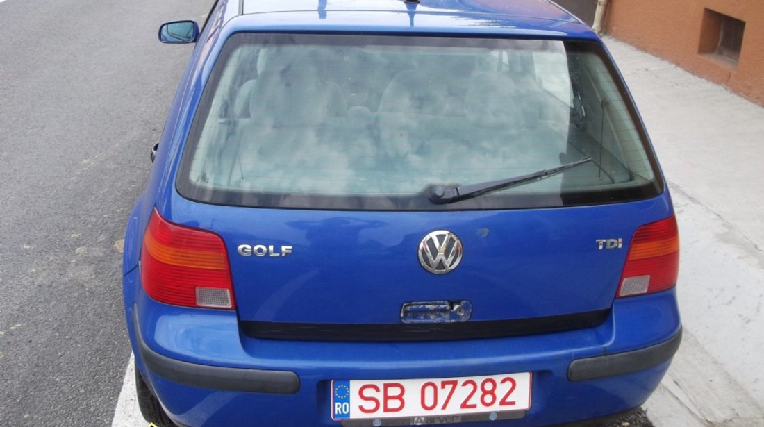 Dezmembrez vw golf 4