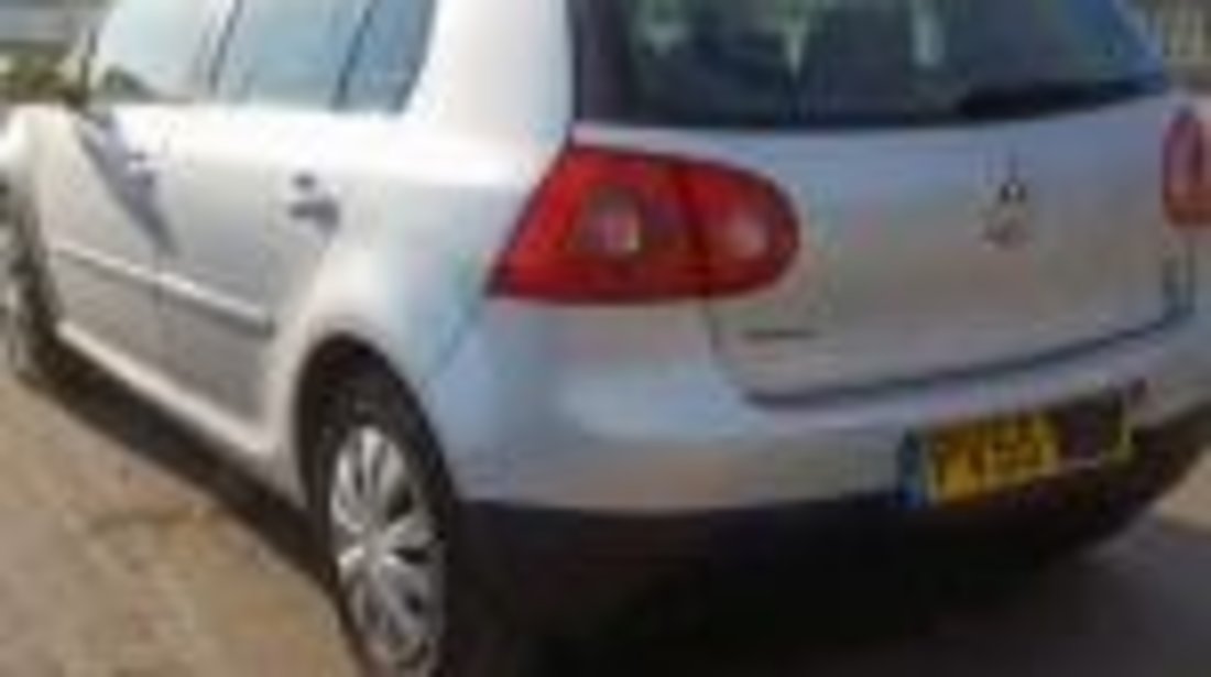 Dezmembrez Vw Golf 5 (1K1) 1.9 tdi