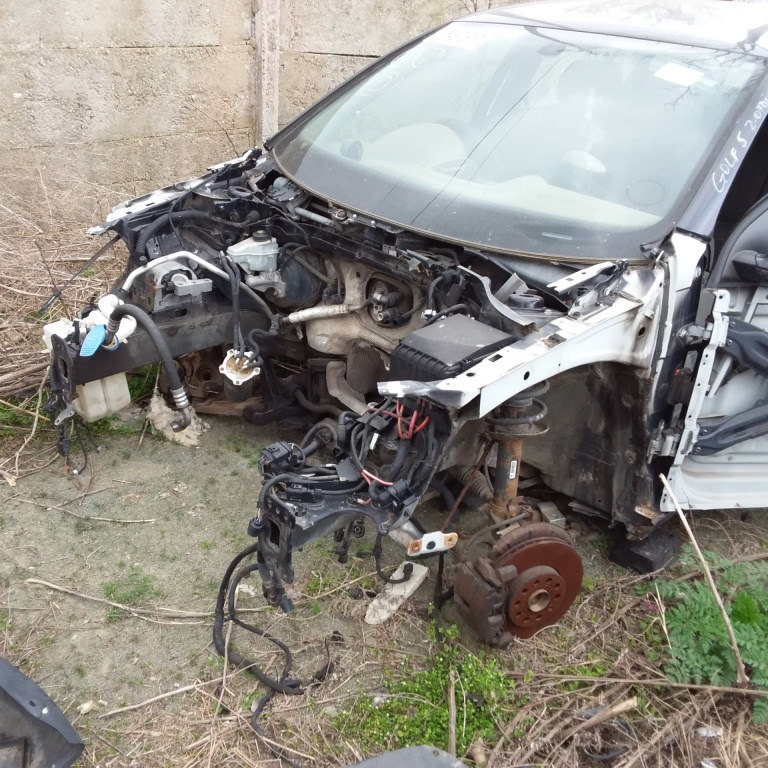 Dezmembrez VW GOLF 5 2003 - 2009 2.0 TDI 16V BKD( CP: 140, KW: 103, CCM: 1968 ) Motorina