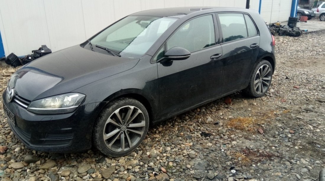 Dezmembrez Vw golf 7 1.6 tdi 77 kw cod motor CLH din 2015