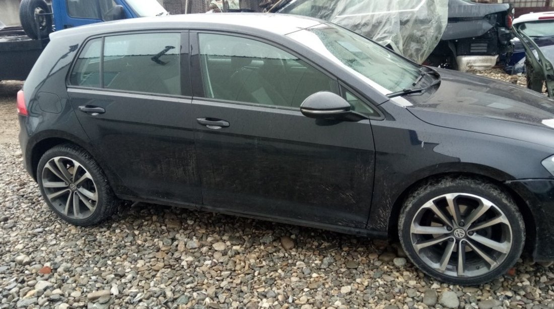 Dezmembrez Vw golf 7 1.6 tdi 77 kw cod motor CLH din 2015