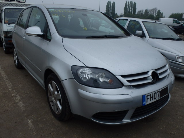 Dezmembrez vw golf plus 1.9 tdi