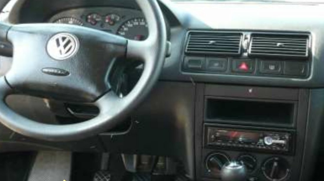 Dezmembrez Vw Golf4 1.9 TDI pompa duza ATD 101 cp