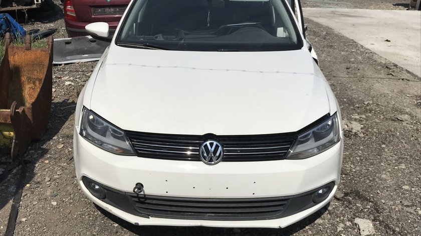 Dezmembrez VW Jetta 1,6 tdi 2012