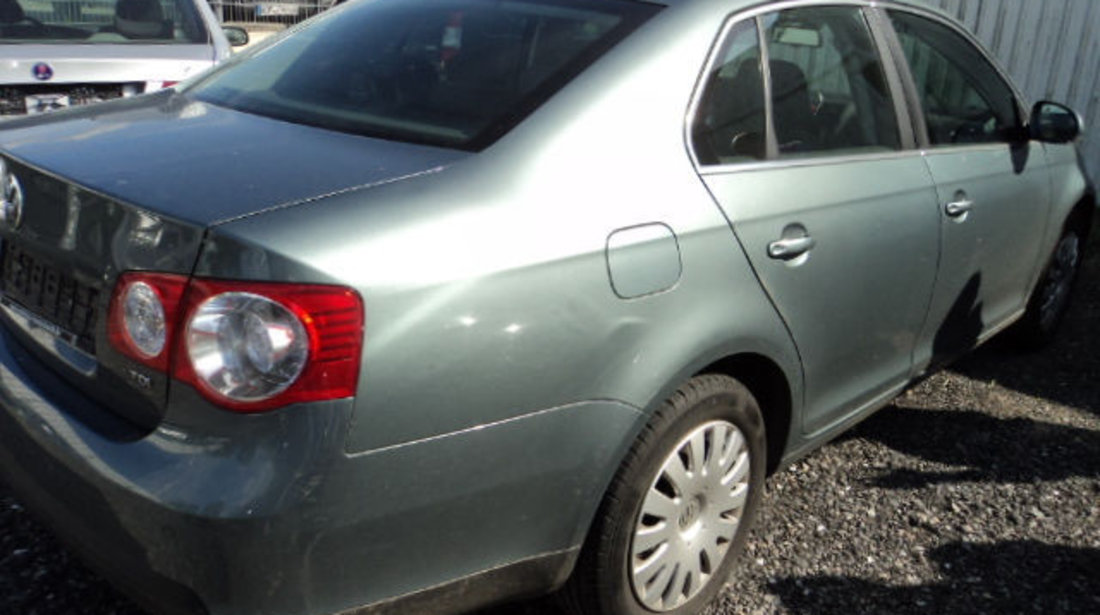 Dezmembrez Vw Jetta 1.9 tdi 2005 - 2010