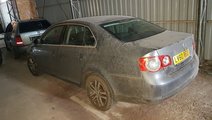 Dezmembrez vw jetta III 1.6 tdi cayc cutie dsg 7 t...