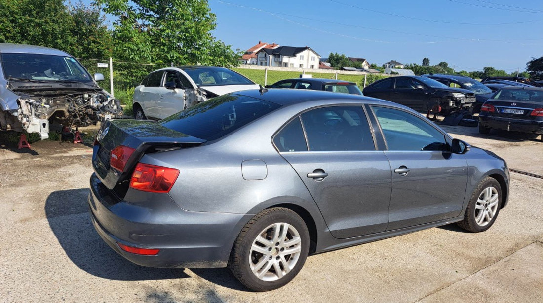 Dezmembrez Vw Jetta MK6 1.6 Tdi CAYC 105 cai 2013 204763 km cod culoare LD7X