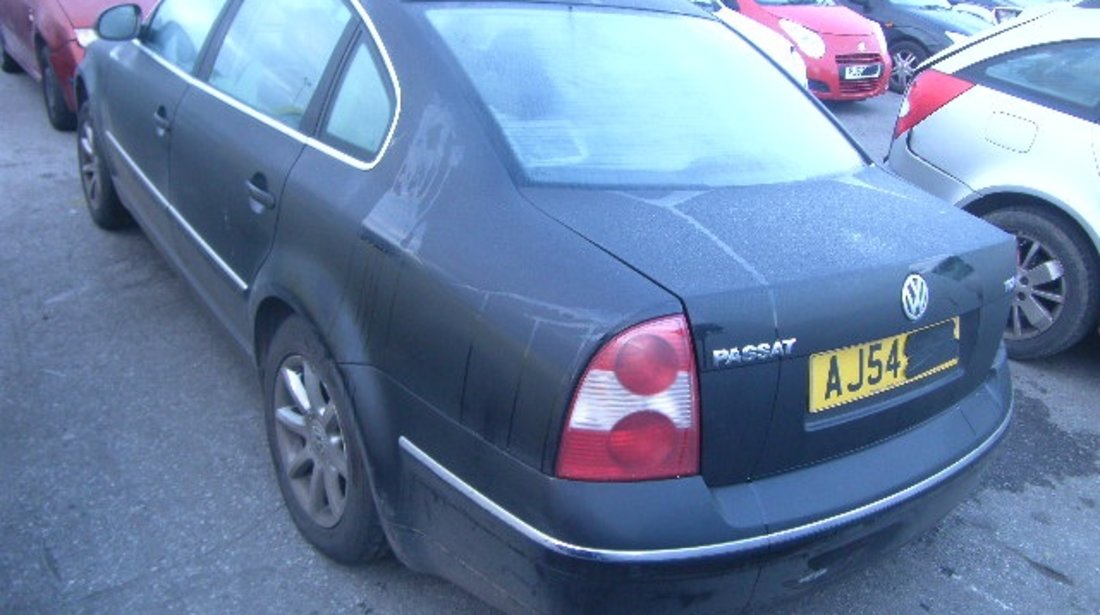 Dezmembrez Vw Passat 3b 1.9tdi AVB 74 kw an 2004