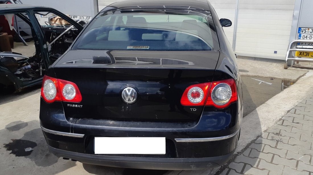 Dezmembrez VW Passat B6, 1.9 diesel, an 2006, BXE