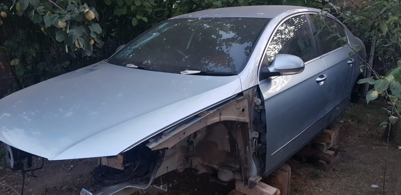Dezmembrez VW Passat B6 1.9 Tdi manual