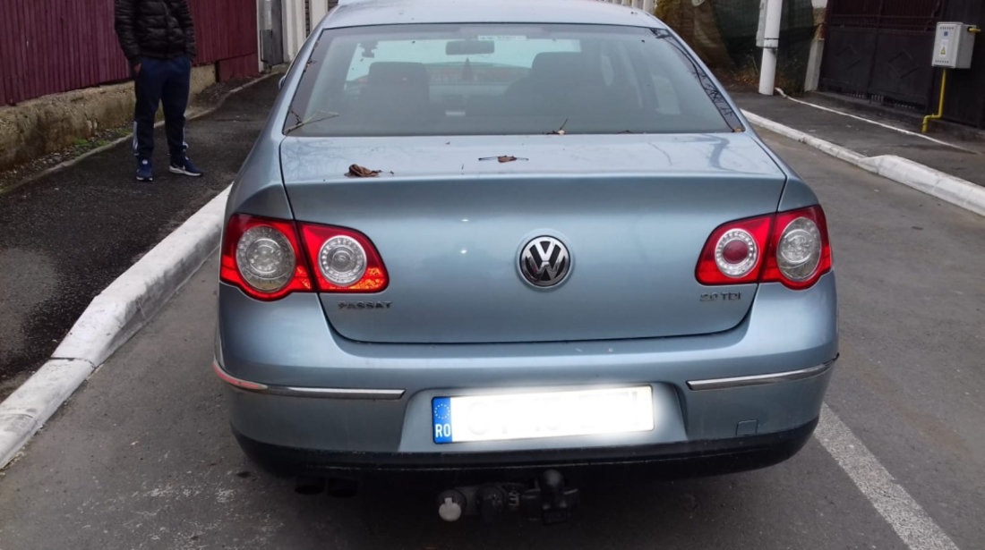 Dezmembrez VW PASSAT B6 2005 - 2010 2.0 TDI 16V BKP ( CP: 140, KW: 103, CCM: 1968 ) Motorina