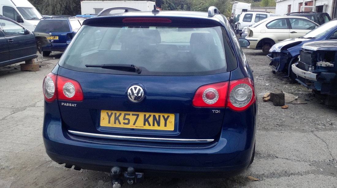 Dezmembrez VW Passat B6, motor 1.9tdi, cod BXE, an 2007