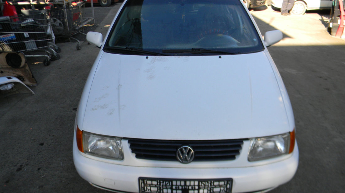 Dezmembrez VW POLO (6N1) 1994 - 1999 60 1.4 APQ ( CP: 60, KW: 44, CCM: 1390 ) Benzina