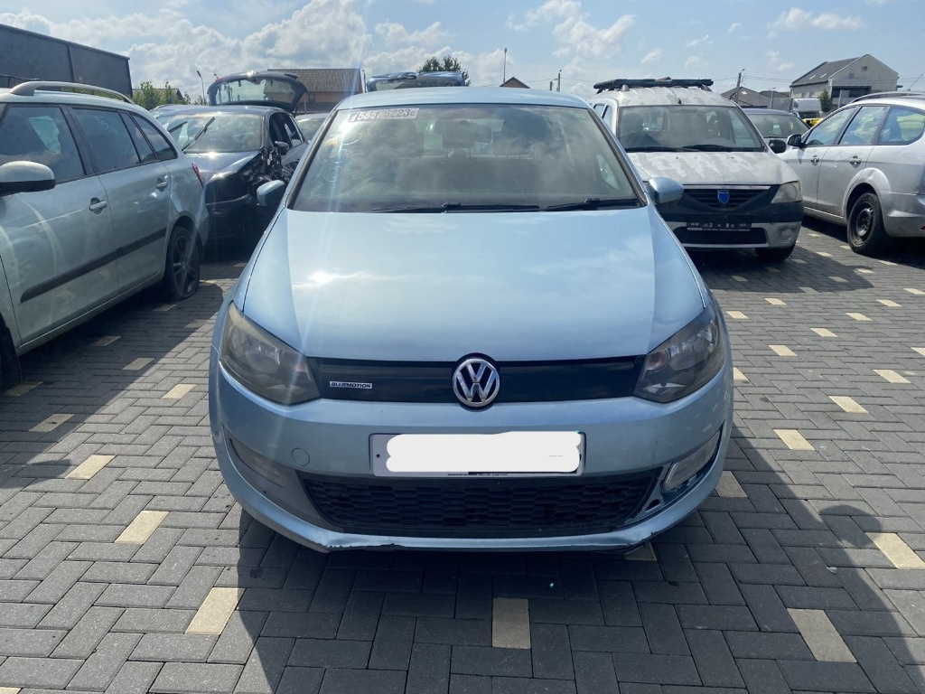 Dezmembrez VW Polo (6R) 1.2 TDI 2010, CFWA