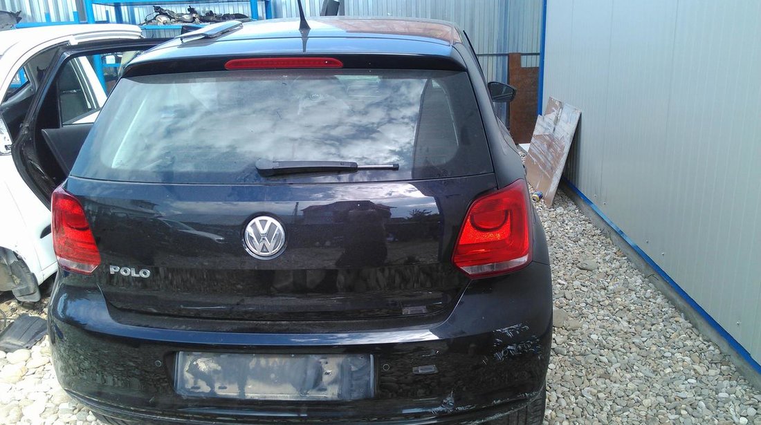 Dezmembrez vw polo 6R 1.4 16v cod motor CGG din 2013