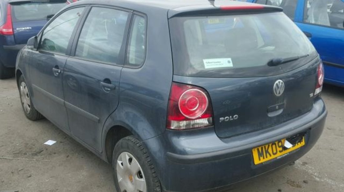 Dezmembrez Vw Polo 9N 1.2b