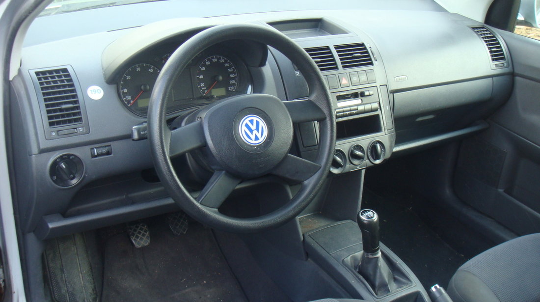 Dezmembrez VW Polo 9n 1.4 16V BBY 2003