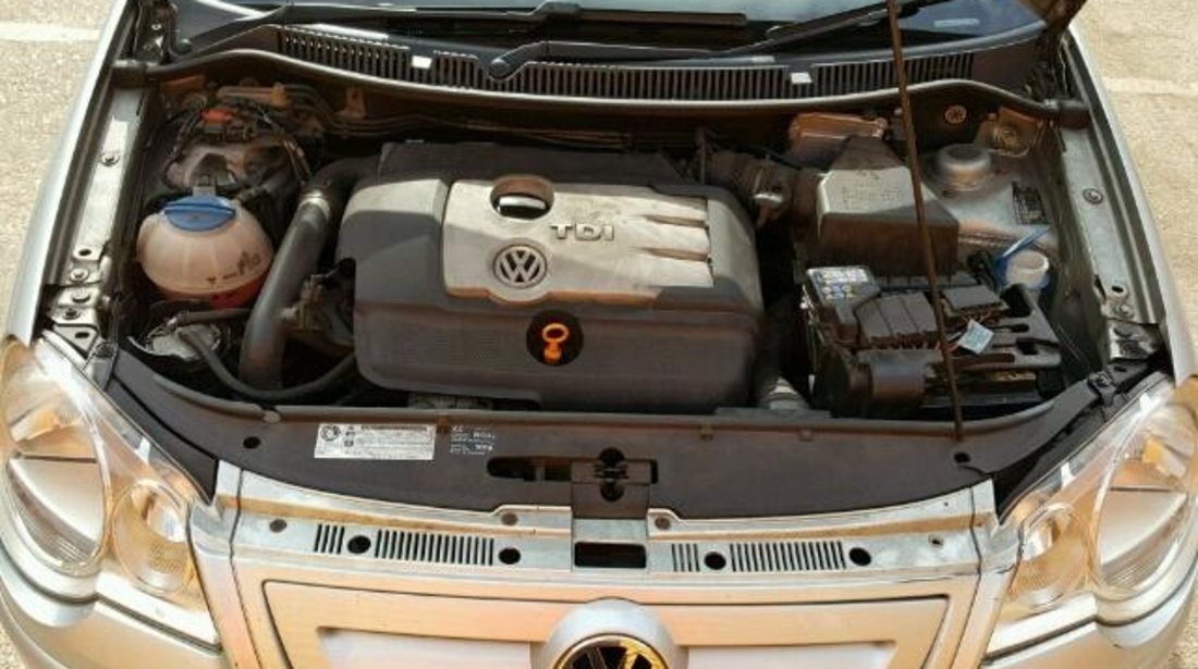 Dezmembrez Vw Polo 9N 1.4tdi