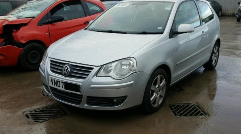 Dezmembrez Vw Polo 9N, 1.9tdi