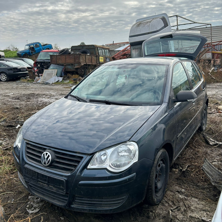 Dezmembrez VW POLO (9N, 9N3) 2002 - 2010 1.4 16V BKY ( CP: 75, KW: 55, CCM: 1390 ) Benzina