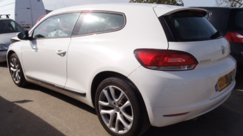 Dezmembrez vw scirocco 2.0tdi cutie dsg an 2011