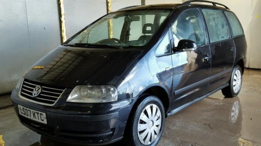 Dezmembrez Vw Sharan 1.9tdi 2007