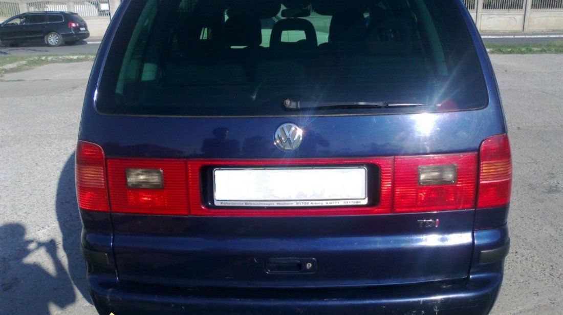 Dezmembrez vw sharan 2002