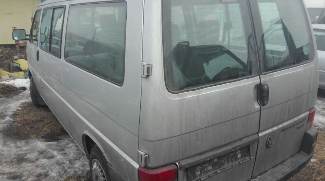 Dezmembrez VW T4 Caravelle 2,5 TDI 102CP