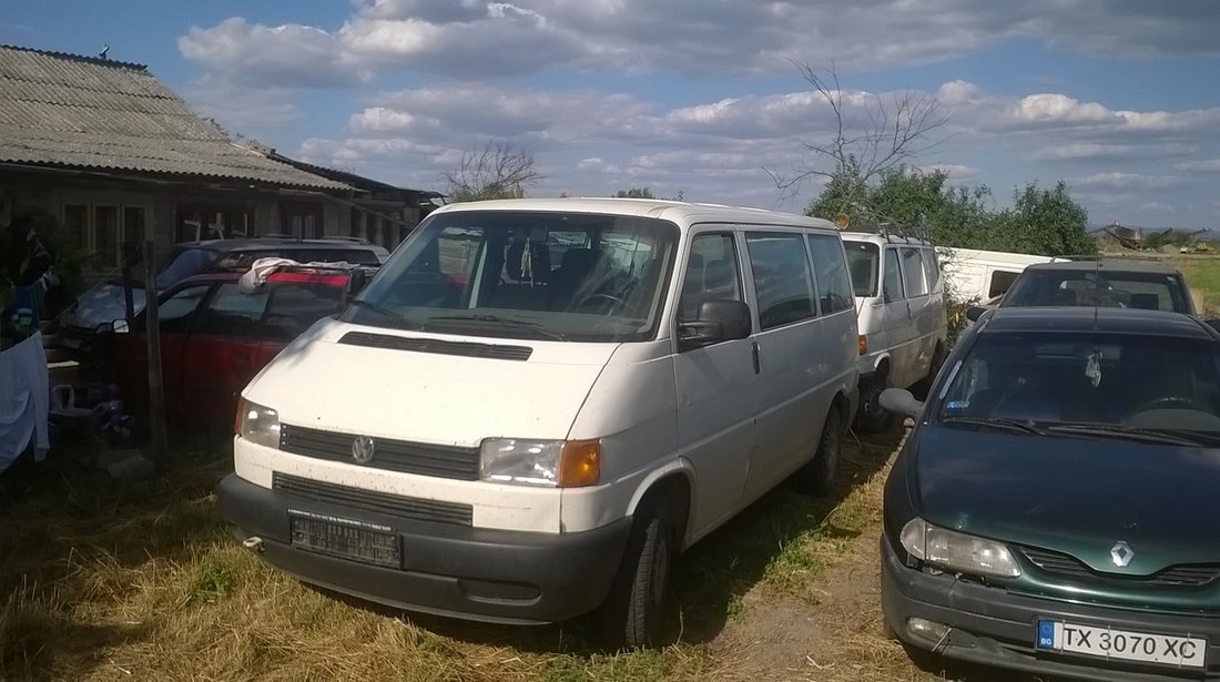 Dezmembrez VW T4 motor 2,5 tdi 88 cp, an 2003, orice piesa...